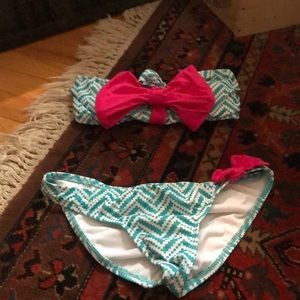 Strapless bowed swimsuit